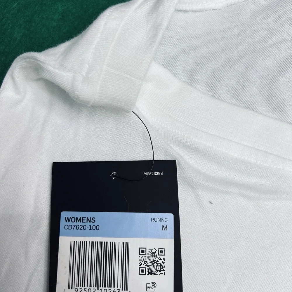 Nike DRI-FIT Women's Size Medium Just Do It Training Tank Top CT7346-569 White